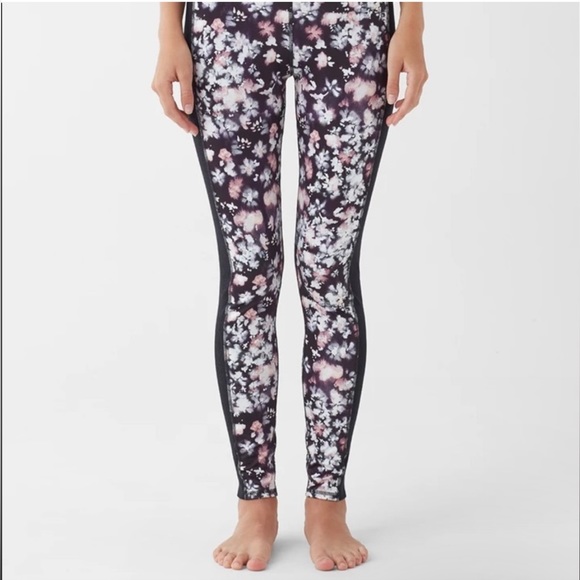 🧵⬆️ Splendid Studio Yoga Leggings - Picture 2 of 6